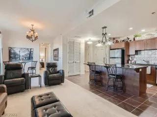 Photo #2: 2456912 Listing