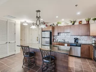 Photo #4: 2456912 Listing