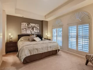 Photo #6: 2456912 Listing