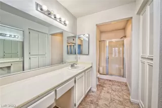 Photo #5: 2456913 Listing 