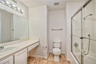 Photo #6: 2456913 Listing 