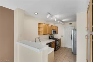 Photo #6: 2456943 Listing 