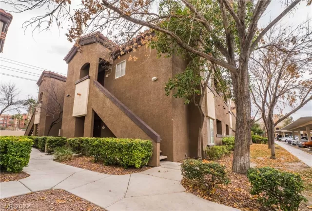 MLS: 2456948 Condo For Sale