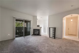 Photo #4: 2456948 Listing