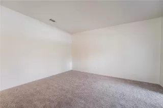 Photo #6: 2456948 Listing