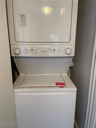 Photo #5: 2456957 Listing 