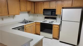 Photo #4: 2456958 Listing 