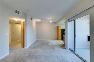 Photo #5: 2456986 Listing 