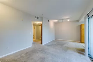 Photo #6: 2456986 Listing 