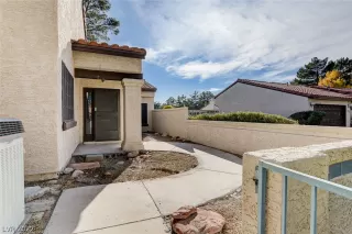 Photo #2: 2457000 Listing