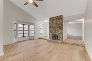 Photo #5: 2457000 Listing