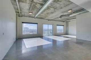 Photo #5: 2457012 Listing