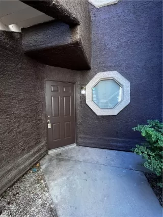 Photo #1: 2457023 Listing 