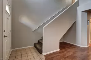 Photo #2: 2457028 Listing 