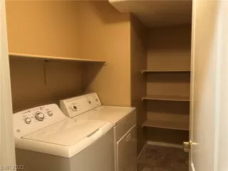 Photo #5: 2457037 Listing 