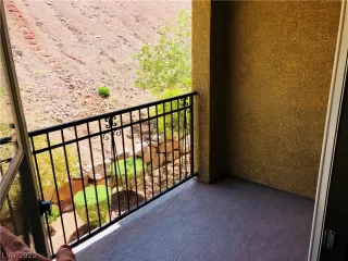 Photo #6: 2457055 Listing 