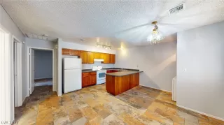 Photo #3: 2457074 Listing 