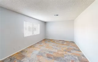 Photo #4: 2457074 Listing 