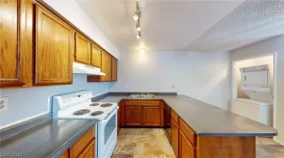 Photo #5: 2457074 Listing 