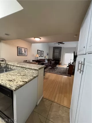 Photo #3: 2457083 Listing 