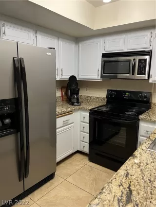 Photo #4: 2457083 Listing 