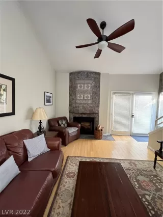 Photo #6: 2457083 Listing 