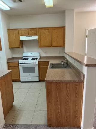 Photo #2: 2457095 Listing