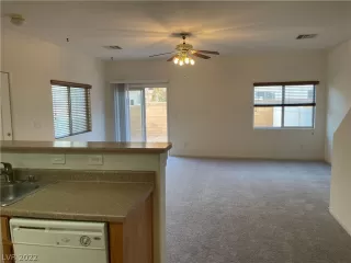 Photo #5: 2457095 Listing