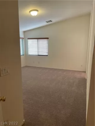 Photo #6: 2457095 Listing