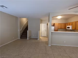 Photo #5: 2457107 Listing 