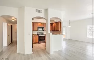 Photo #6: 2457173 Listing 