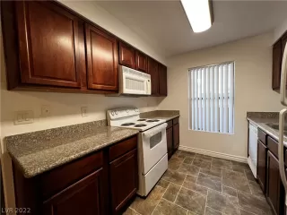 Photo #2: 2457200 Listing 