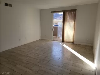 Photo #3: 2457203 Listing 