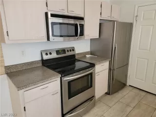 Photo #5: 2457203 Listing 