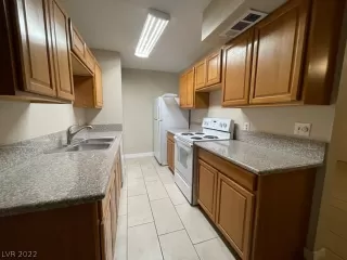 Photo #5: 2457209 Listing 