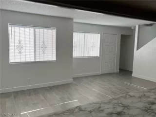 Photo #3: 2457234 Listing