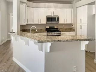 Photo #5: 2457247 Listing 