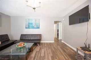 Photo #5: 2457266 Listing 