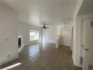 Photo #6: 2457303 Listing 