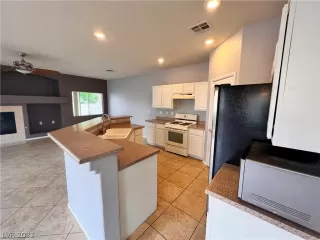 Photo #3: 2457360 Listing 