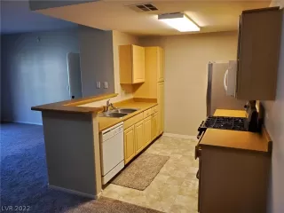 Photo #2: 2457367 Listing