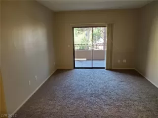 Photo #4: 2457367 Listing