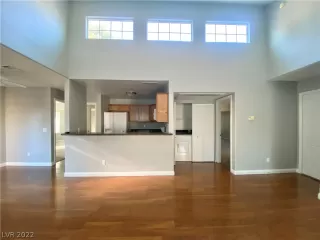 Photo #4: 2457402 Listing 