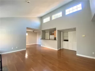 Photo #5: 2457402 Listing 