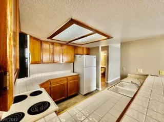 Photo #5: 2457422 Listing 