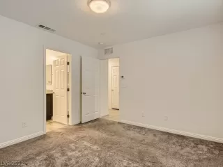 Photo #6: 2457425 Listing 