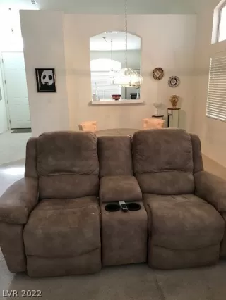 Photo #3: 2457436 Listing