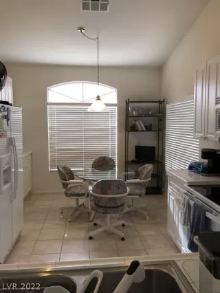 Photo #4: 2457436 Listing