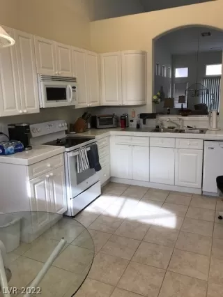 Photo #6: 2457436 Listing