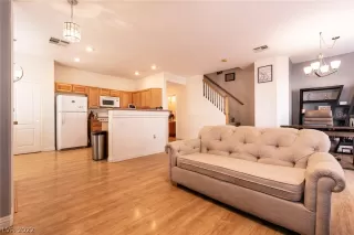 Photo #4: 2457469 Listing 